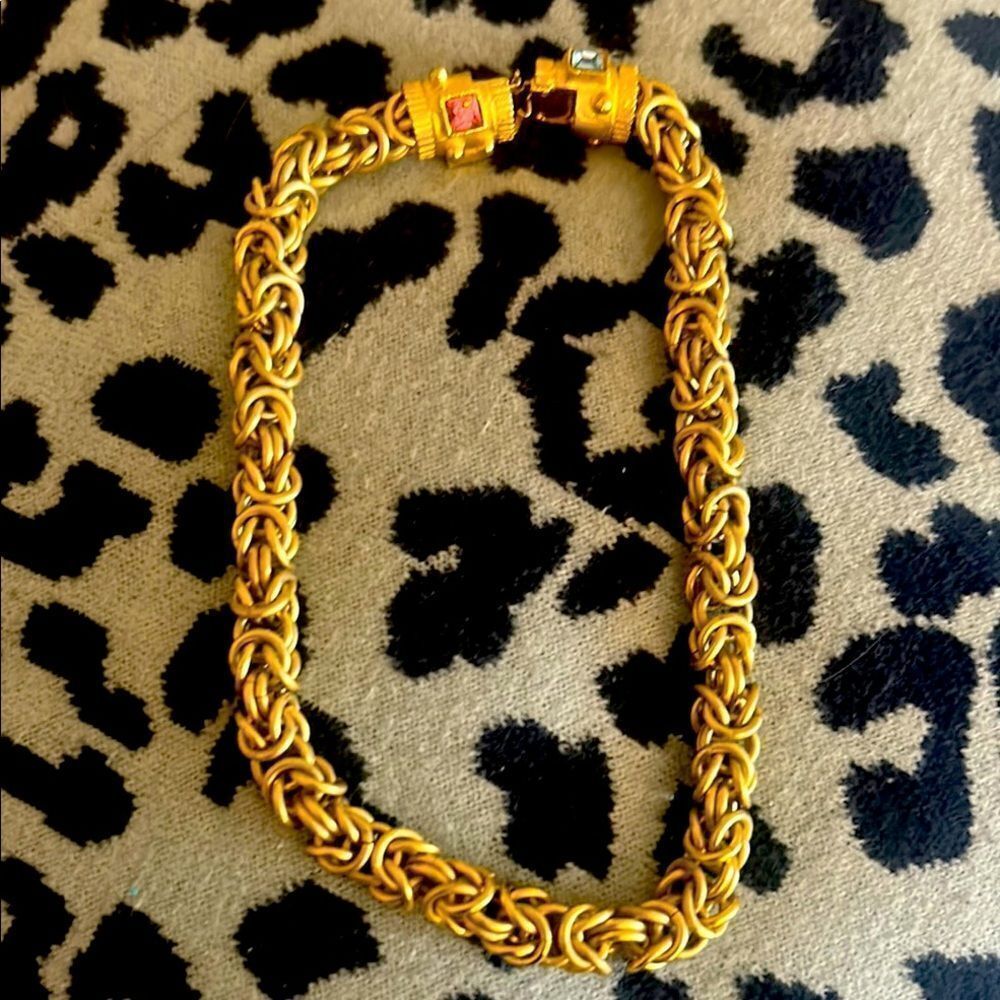 Elegant Gold Tone Chain Necklace with Very Pretty Clasp